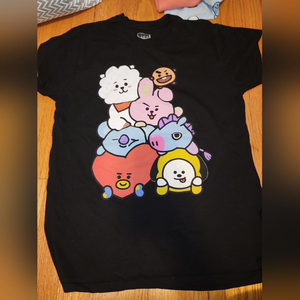 BTS BT21 TShirt Small